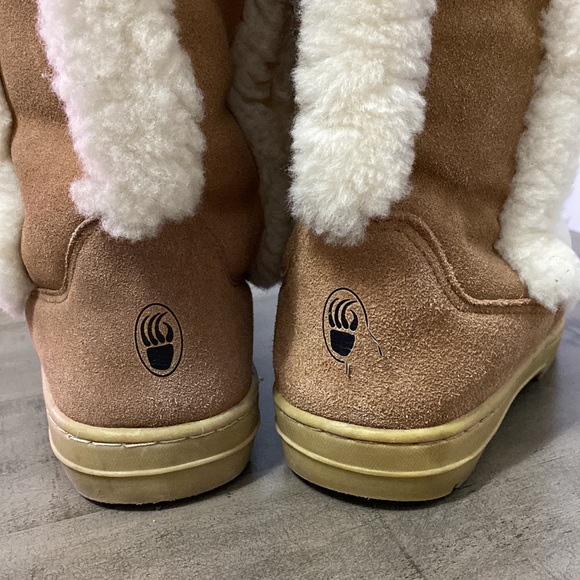 BEARPAW Fleece Lined Boots - Picture 6 of 12